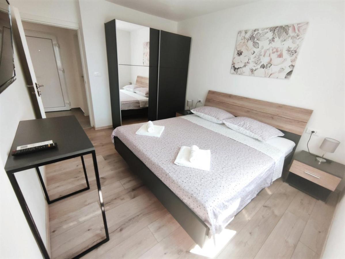 Apartman Dori Pula Exteriör bild