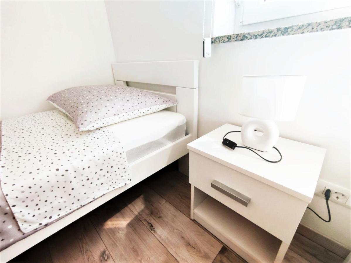 Apartman Dori Pula Exteriör bild